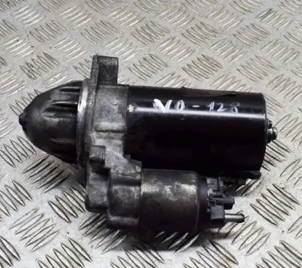Mercedes-Benz E W211 Starter motor A0061516201