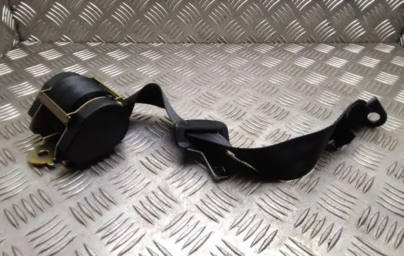 Middle seatbelt (rear)