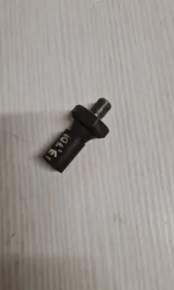 Volkswagen PASSAT B5.5 Oil pressure sensor 038919081