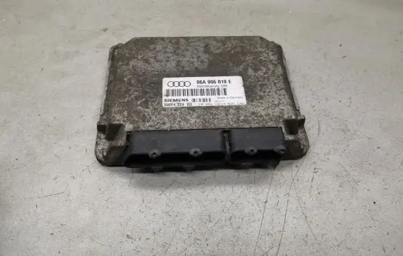 Audi A3 S3 8L Engine control unit/module 06A906019E 5WP432403