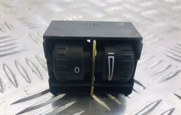 Volkswagen Touran I Headlight level height control switch 1T0941333