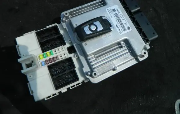 BMW 1 F20 F21 Engine ECU kit and lock set 8573260