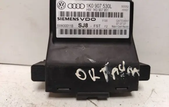 Skoda Octavia Mk2 (1Z) Gateway control module 1K0907530L 1K0907951