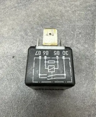 Audi A4 S4 B6 8E 8H Other relay 443951253J