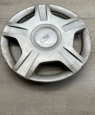 Ford Fusion R14 wheel hub/cap/trim 2S611130DA 3051011