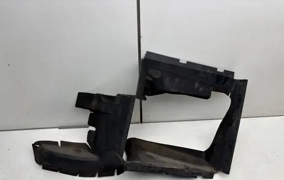 Audi Q7 4L Intercooler air channel guide 4L0117336B