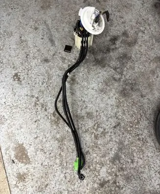 Mercedes-Benz E A207 In-tank fuel pump A2044702294