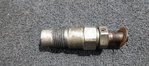 Nissan Sunny Fuel injector 71B1361 71-B1361