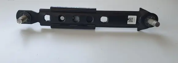 Nissan Qashqai Seat belt height adjuster 
