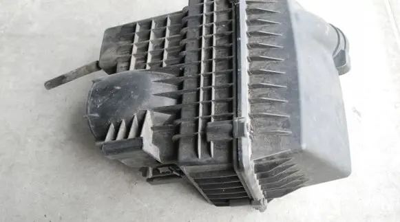 Peugeot 5008 Air filter box 160KM
