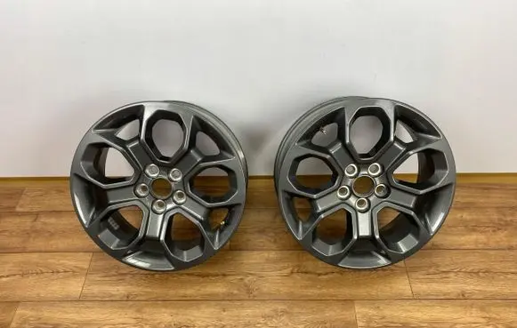 Ford Maverick R17 alloy rim 