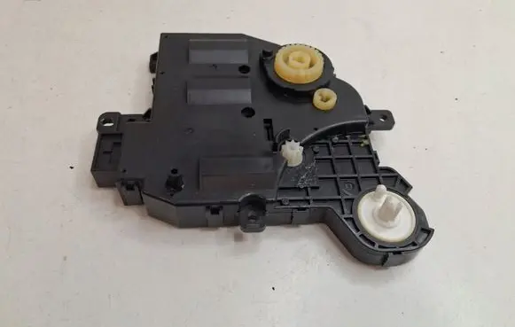 Toyota Hilux (N140, N150, N160, N170) Combustion control unit/module 0638009051