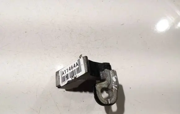 Volvo V40 Front door upper hinge