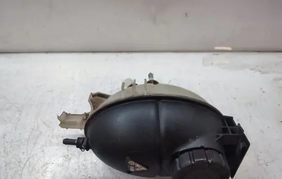 Mercedes-Benz C W204 Coolant expansion tank/reservoir A2045000549