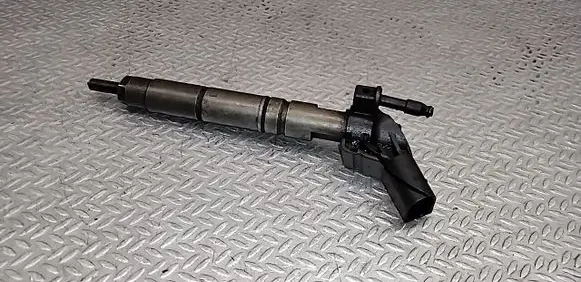 Mercedes-Benz S W221 Fuel injector 0445115027 A6420700587