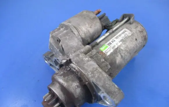 Volkswagen Golf V Starter motor 02T911023S