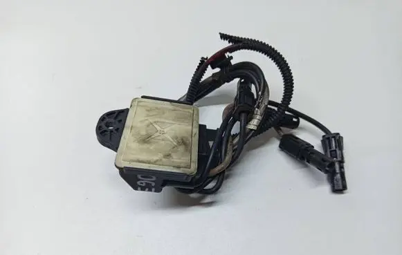 BMW 5 F10 F11 Glow plug pre-heat relay 8570087