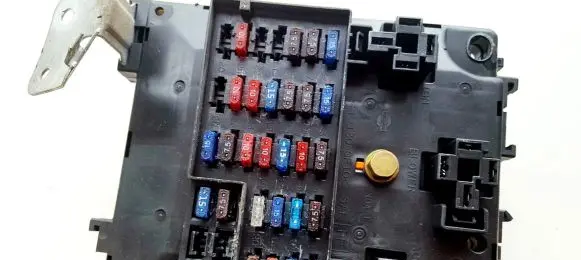 Nissan Primera Fuse box set