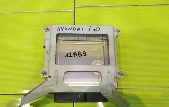 Hyundai i10 Engine control unit/module 3911003145 12AB9