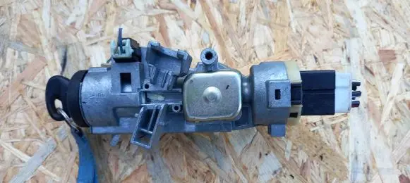 Mazda 323 Ignition lock