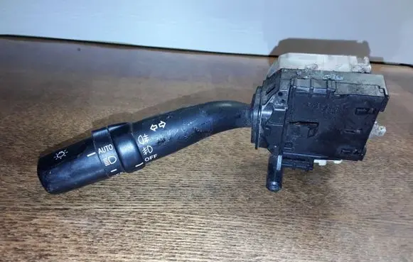 Toyota Avensis T250 Indicator stalk 173650A