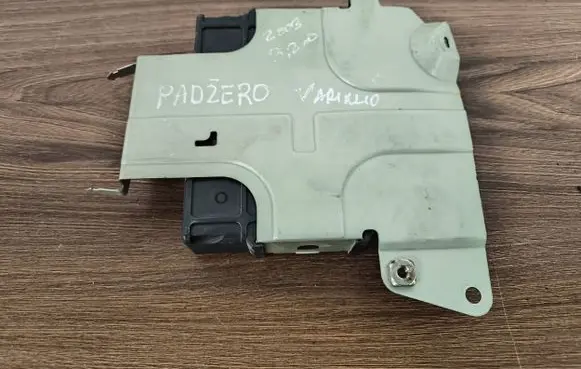 Mitsubishi Pajero Engine control unit/module MK386858 E6T01871