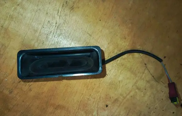 BMW 5 E39 Tailgate/boot open switch button 