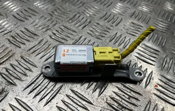 Subaru Outback Airbag deployment crash/impact sensor 98236AG000 1879000691