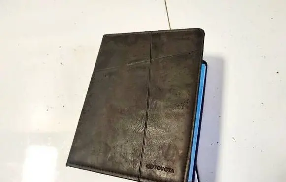Toyota Corolla Verso AR10 Owners service history hand book 
