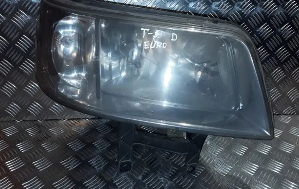 Volkswagen Transporter - Caravelle T5 Headlight/headlamp 1305235738