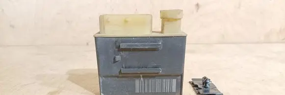 Coolant fan relay