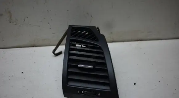 BMW 1 E81 E87 Dashboard side air vent grill/cover trim 7059188
