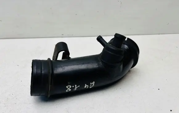 Audi A4 S4 B5 8D Air intake hose/pipe 058133357A