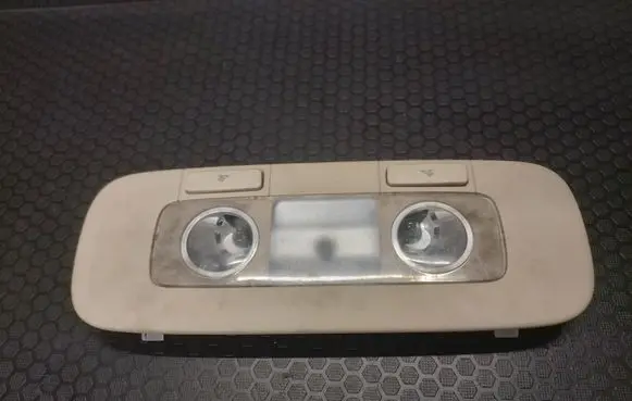Volkswagen PASSAT CC Rear seat light 947291
