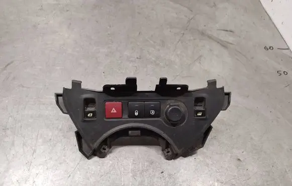 Citroen Berlingo Hazard light switch 9680931977