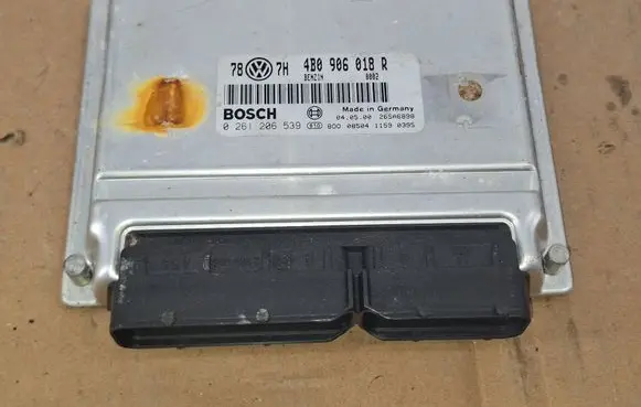 Audi A4 S4 B5 8D Engine control unit/module 4B0906018R 4B0906018P 26SA6898