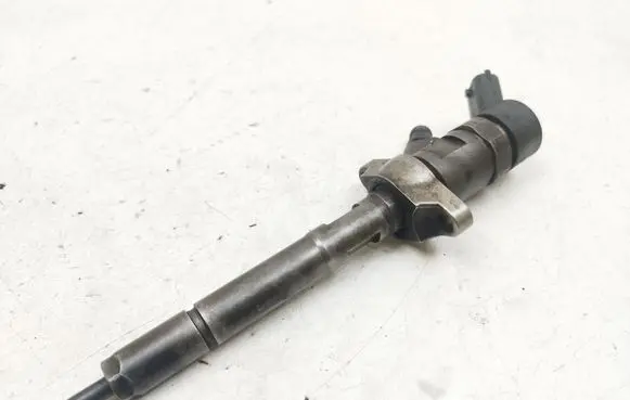 Fuel injector