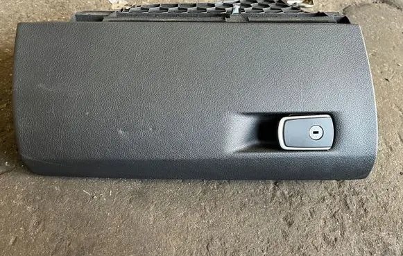 BMW 4 F32 F33 Glove box