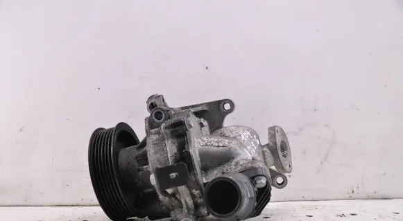 Opel Insignia B Water pump 55496778