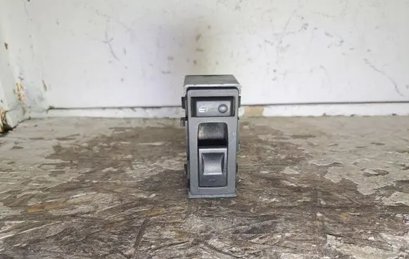 Jeep Grand Cherokee (WK) Electric window control switch 04602324AF P04602324AF 43165A