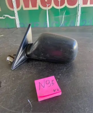 Daihatsu Charade Front door electric wing mirror E13011786 E13025300