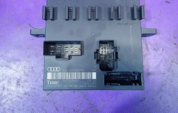 Audi A8 S8 D3 4E Central body control module 4E0910279C