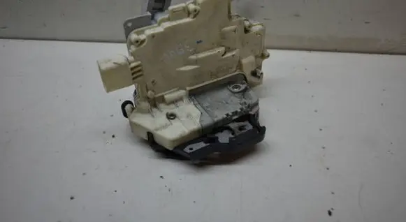 Seat Exeo (3R) Front door lock