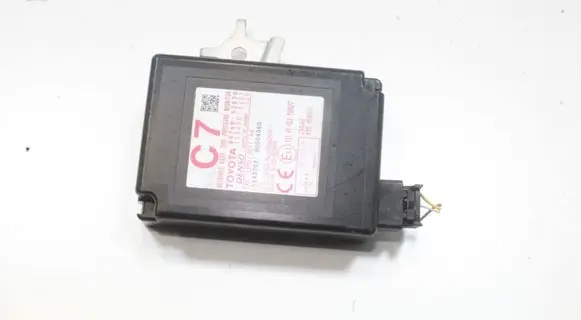 Lexus IS III XE30 Tire pressure control unit 8976053070