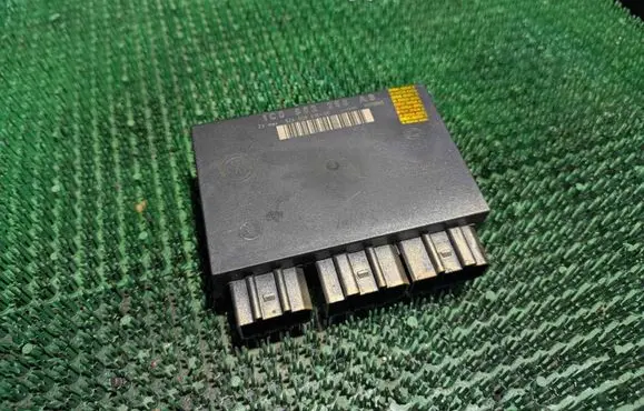 Volkswagen PASSAT B5 Comfort/convenience module 1C0962258A