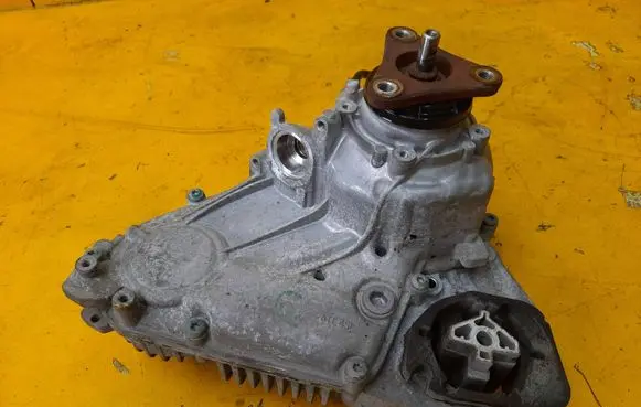 BMW X6 E71 Gearbox transfer box case 7639273