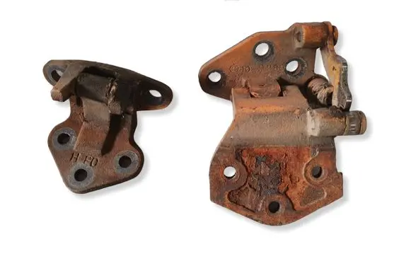 Datsun 1200-1400 Front door hinge set 