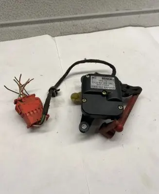 Audi A6 S6 C4 4A A/C air flow flap actuator/motor 0132801022