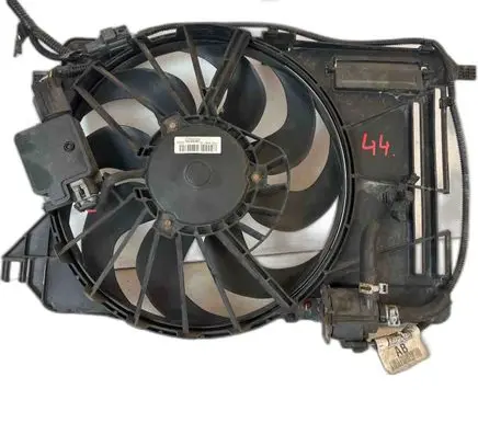 Ford Focus Radiator cooling fan shroud CV618C607VB