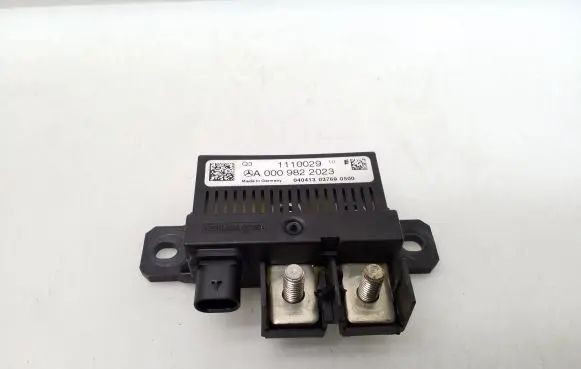 Mercedes-Benz E W212 Charging relay A0009822023 1110029